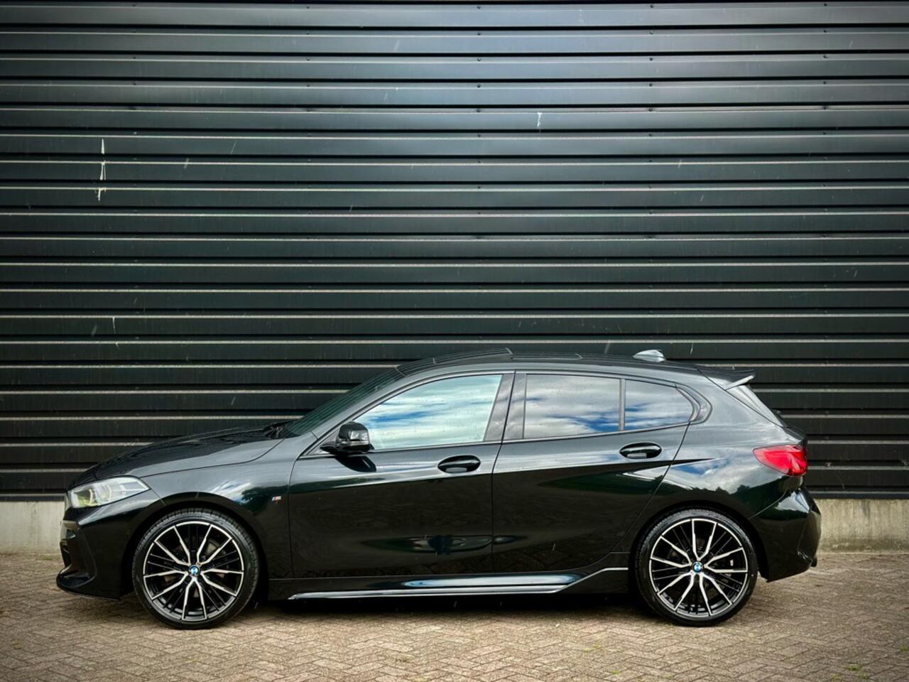 BMW 1-SERIE 118i M135 M-PERFORMANCE PANO|H/K|CAMERA|LEDER