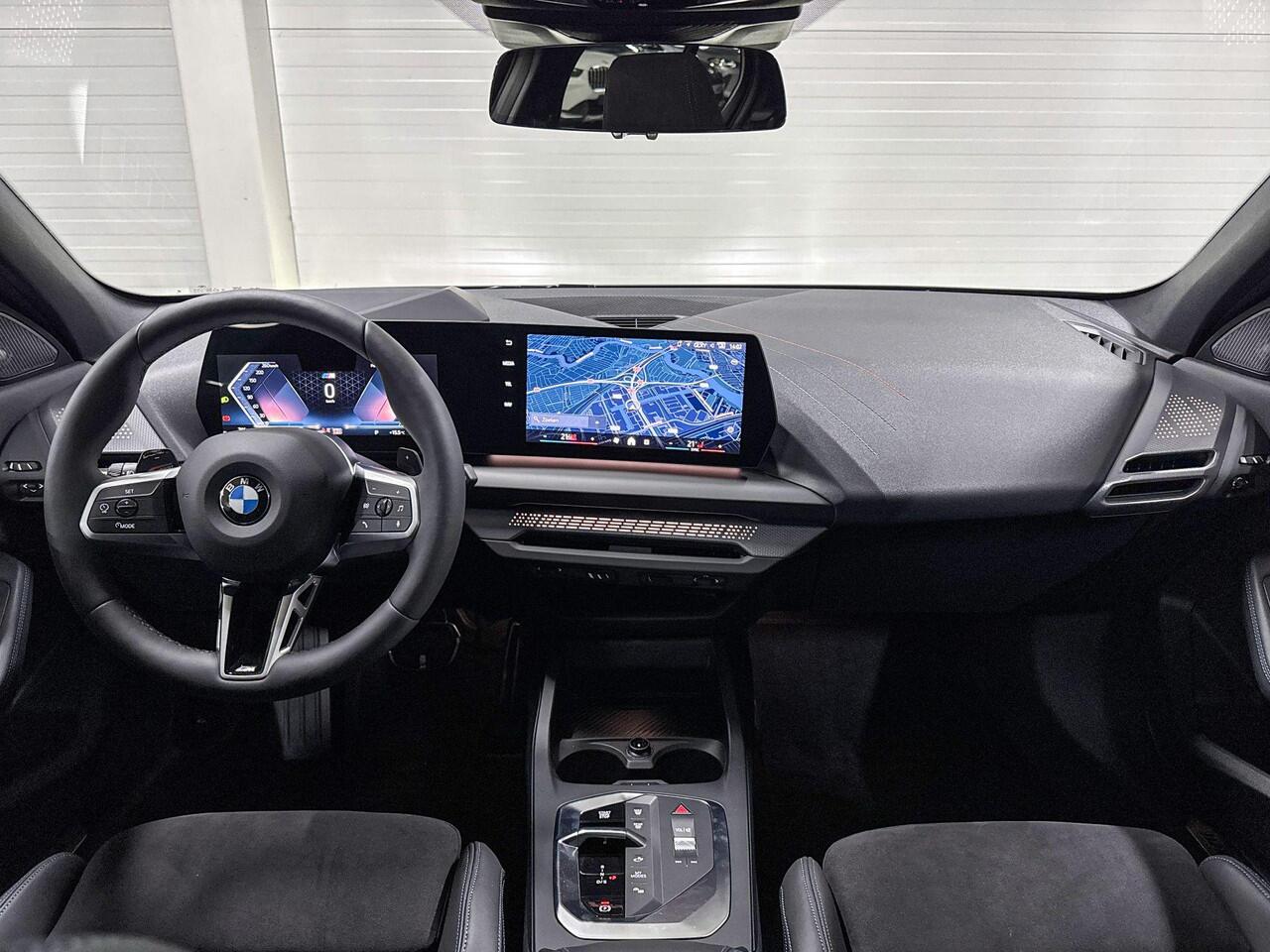 BMW 1-SERIE 120 | M-Sport Pro | Innovation Pack | Driving Assistant | Parking Assistant Plus | Harman/Kardon | Panoramadak | Comfort Access