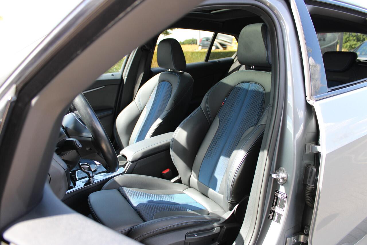 BMW 1-SERIE 118i High Executive M Sport automaat / Panoramadak / Sportstoelen / Comfort Access / LED / M Sportonderstel / Live Cockpit Professional