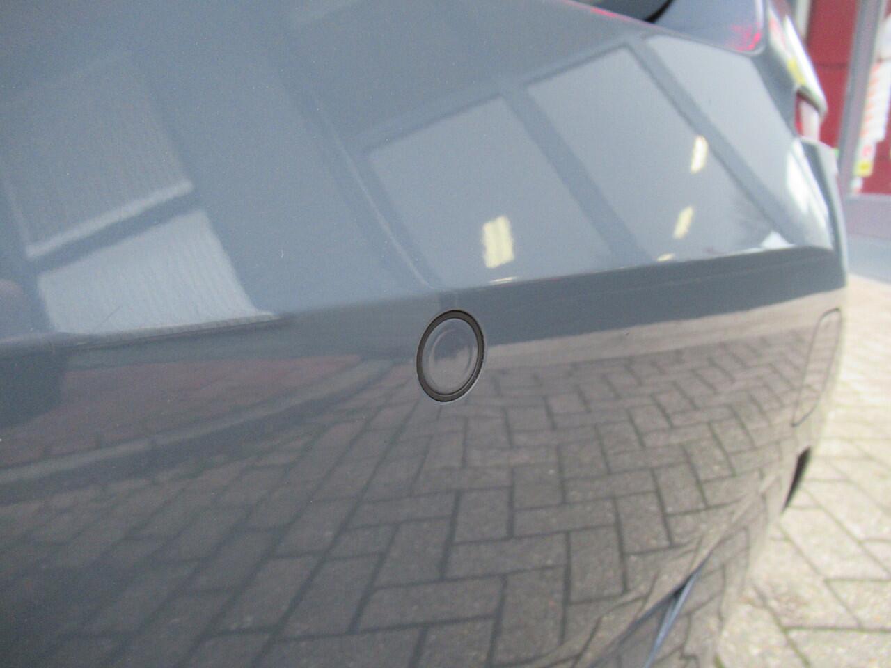 BMW 1-SERIE 118i Executive Edition Automaat. | Clima-Airco | Apple Carplay | Parkeersensoren | Incl. BOVAG Garantie | DAB+ |