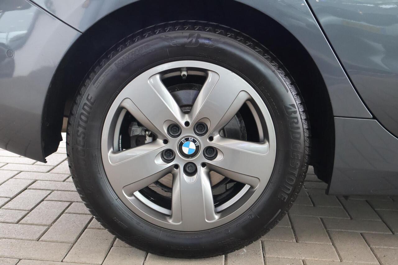 BMW 1-SERIE 118i | Business Edition Plus | Parking Pack | Voorstoelen Verwarmd