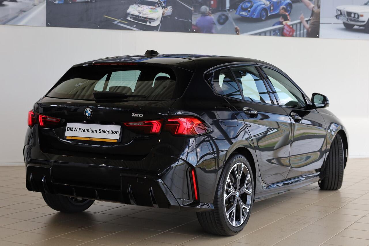 BMW 1-SERIE 5-deurs 120 | M Sportpakket | Innovation Pack