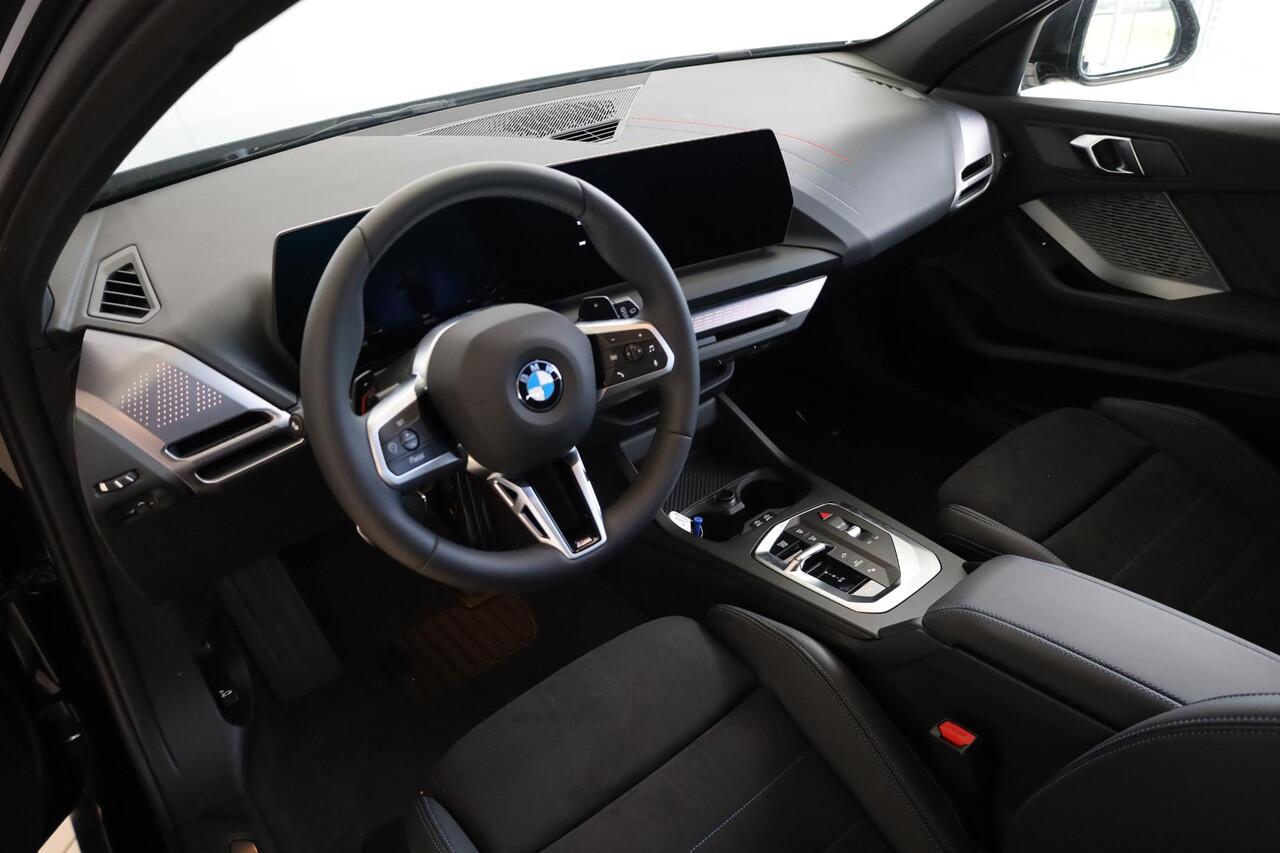 BMW 1-SERIE 120 M Sportpakket | Driving Assitant | Achteruitrijcamera | Stoelverwarming