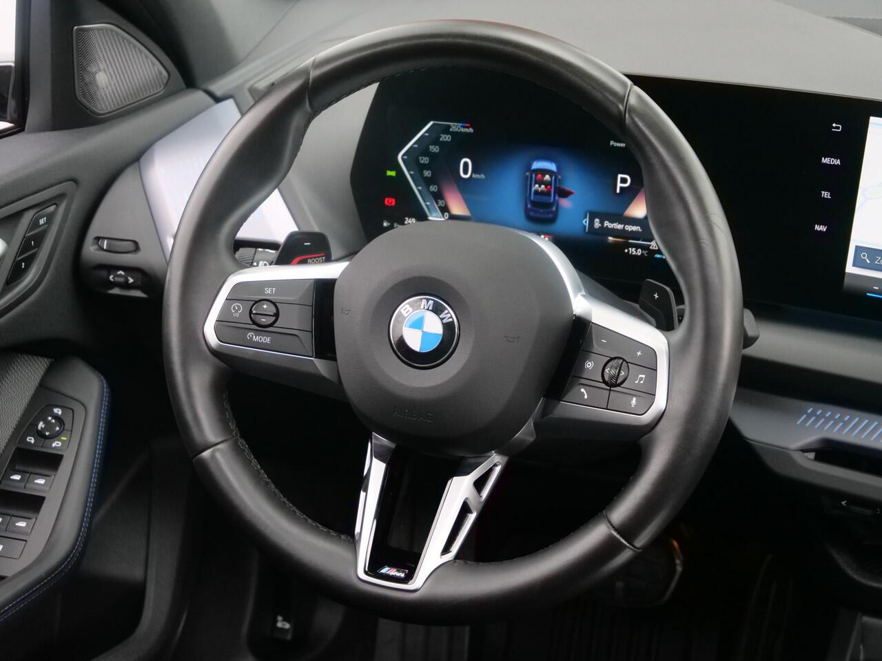 BMW 1-SERIE 120 156 Pk Automaat M-Sportpakket Navi / DAB / Schuifdak / Apple carplay