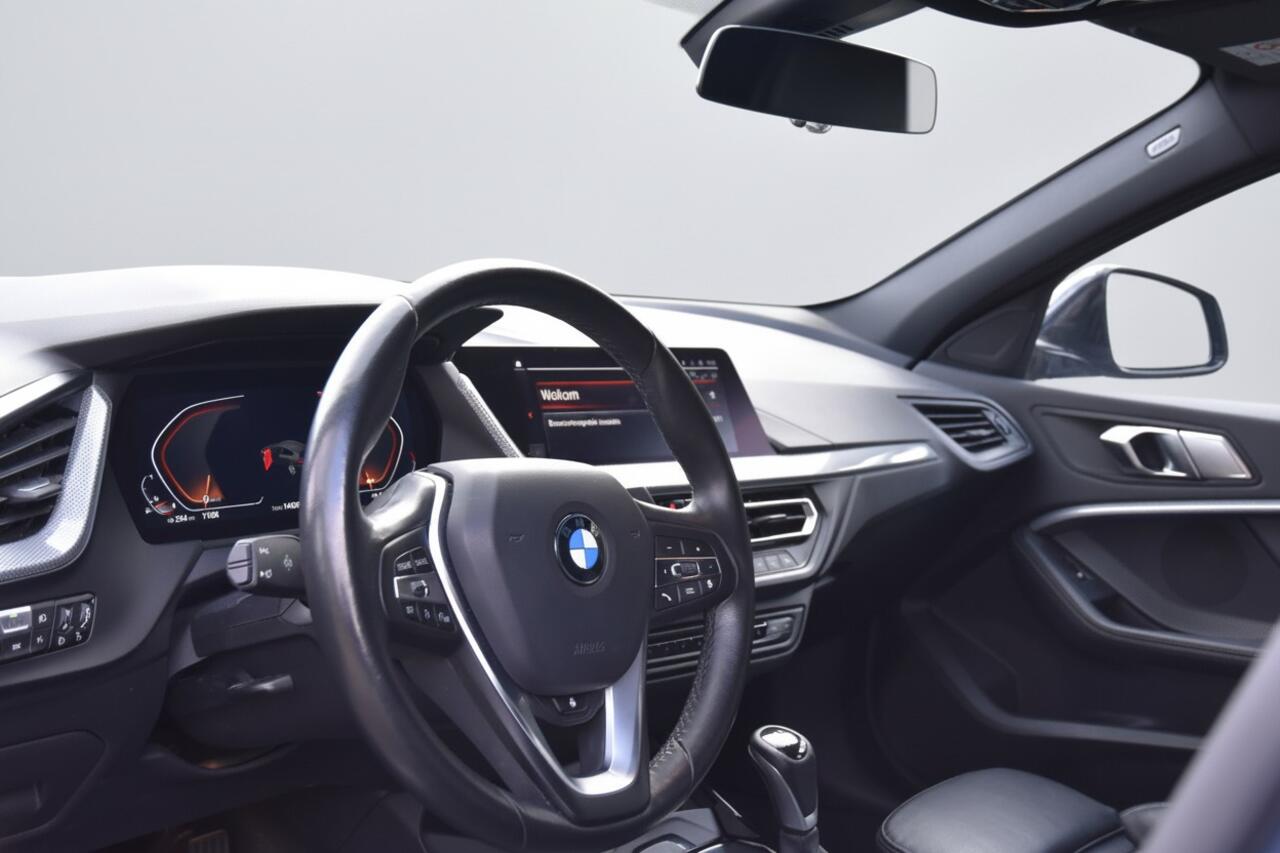 BMW 1-SERIE 118i High Executive SPORTLINE | SPORTLEDER | TREKHAAK | STOEL/STUUR VERW