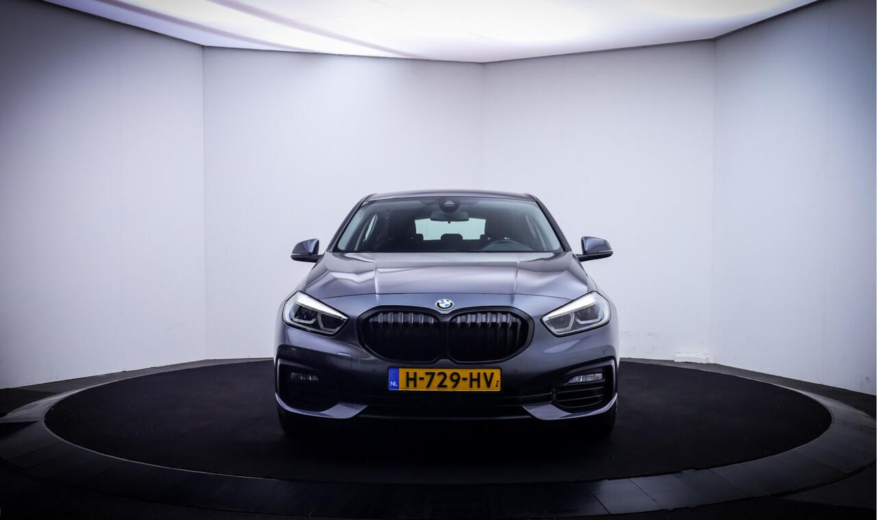 BMW 1-SERIE 118iA Executive Edition FULL LED | CARPLAY | NAVI | CLIMA | CRUISE | PDC V+A | LMV