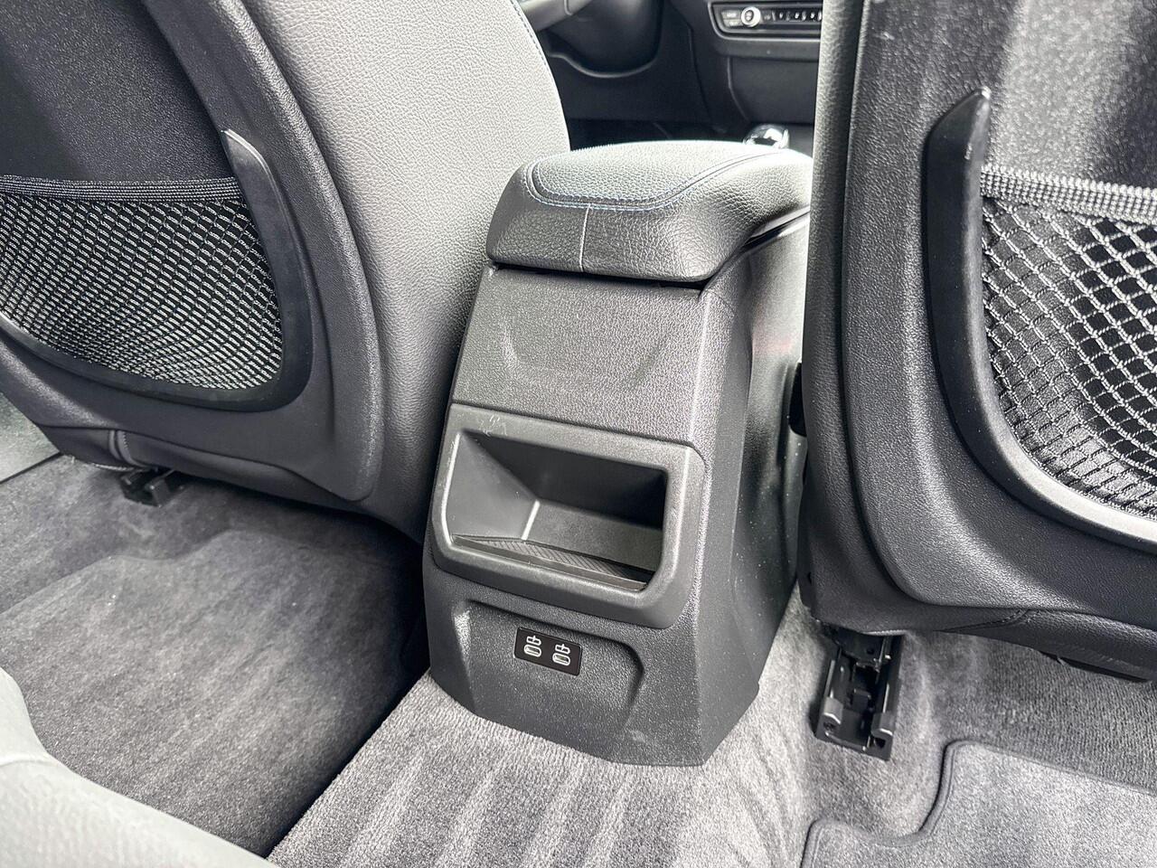 BMW 1-SERIE 118i M Sport | Trekhaak | Voorstoelen verwarmd