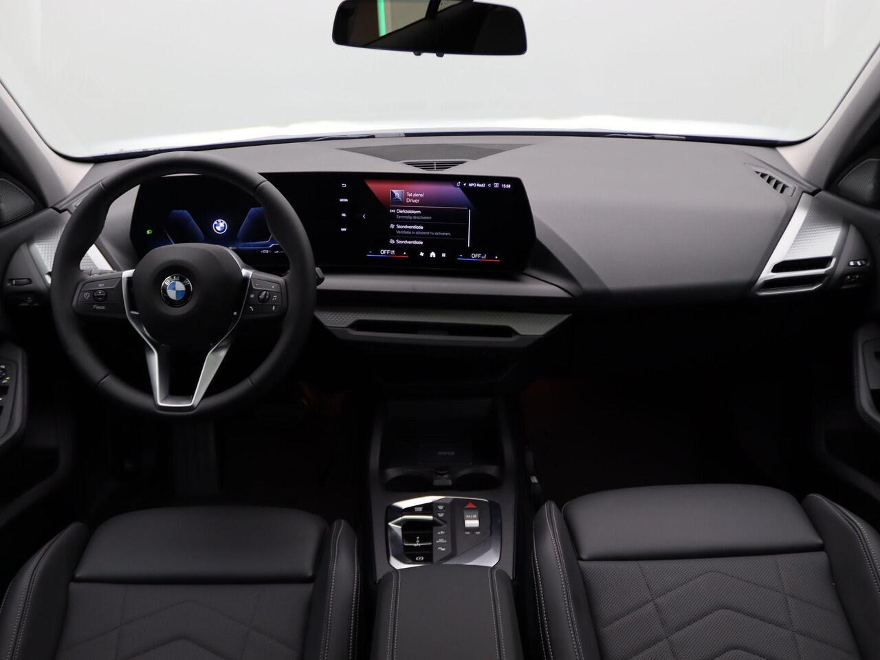 BMW 1-SERIE 120 M Sportpakket | Premium Pack | Stuurwielrand Verwarmd | Comfort Access | Panoramadak | Driving Assistant | Parking Assistant | Harman Kardon | 18'' |Ekris Selection