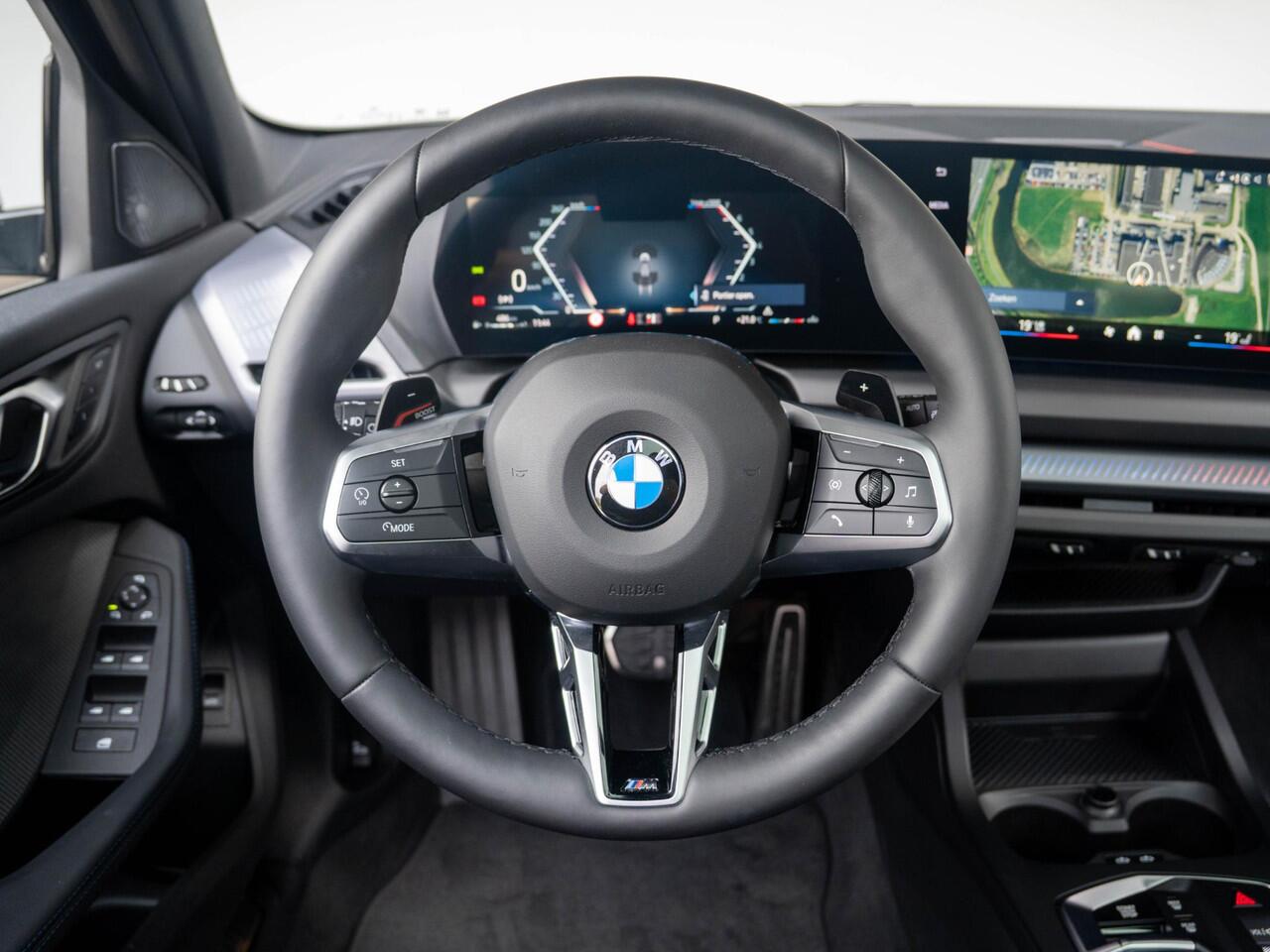 BMW 1-SERIE 120 | M Sportpakket Pro | Premium Pack | Verwarmd Stuurwiel | Comfort Access | Achteruitrijcamera | Panoramadak | Isofix | Stoelverwarming | Harman-Kardon | Parking Assistant | 19'' | Ekris Selection