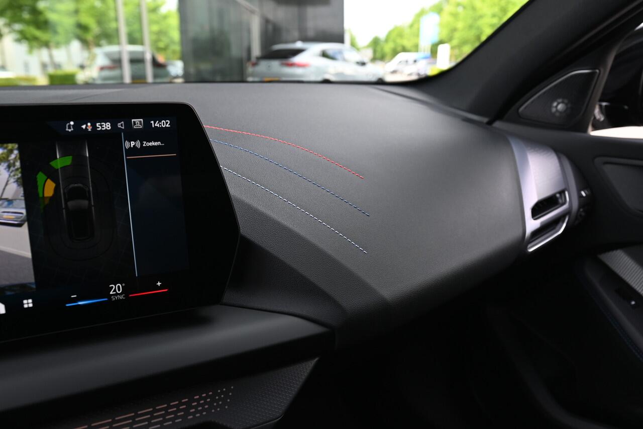 BMW 1-SERIE 120 M Sport Automaat / Sportstoelen / Adaptieve LED / M Adaptief onderstel / Comfort Access / Parking Assistant