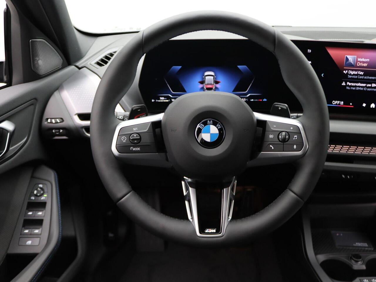 BMW 1-SERIE 120 M Sportpakket Pro | Premium Pack | Comfort Access | Driving Assistant | Parking Assistant | Harman Kardon | 19''