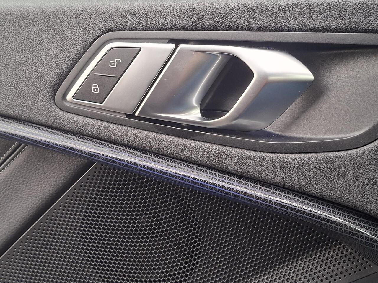 BMW 1-SERIE 118i Business Edition | Sportline | Comfort Pack | LED | Carplay