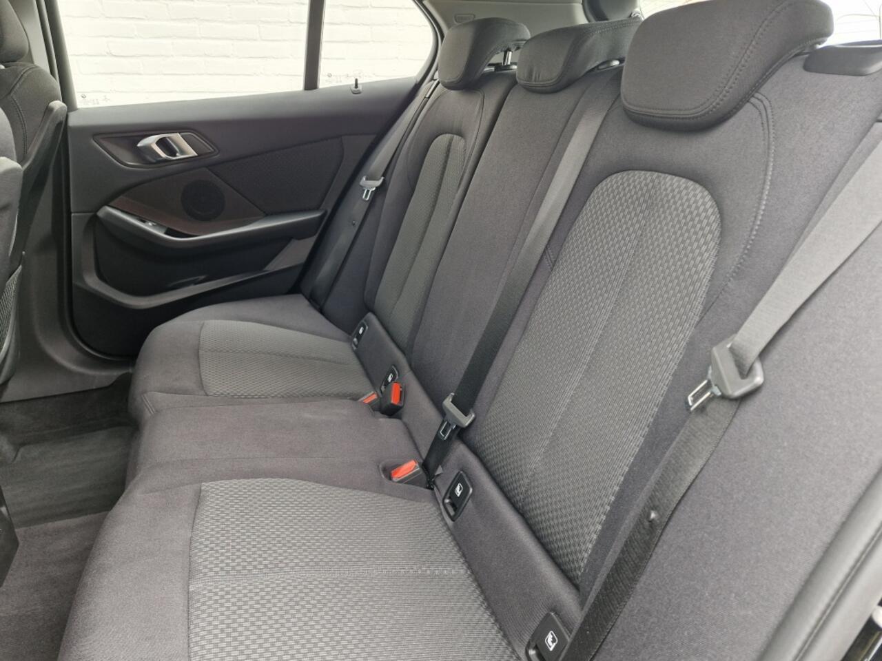 BMW 1-SERIE 118i Executive Editon | BMW Live Cockpit | Keyless | 18 '' LM |