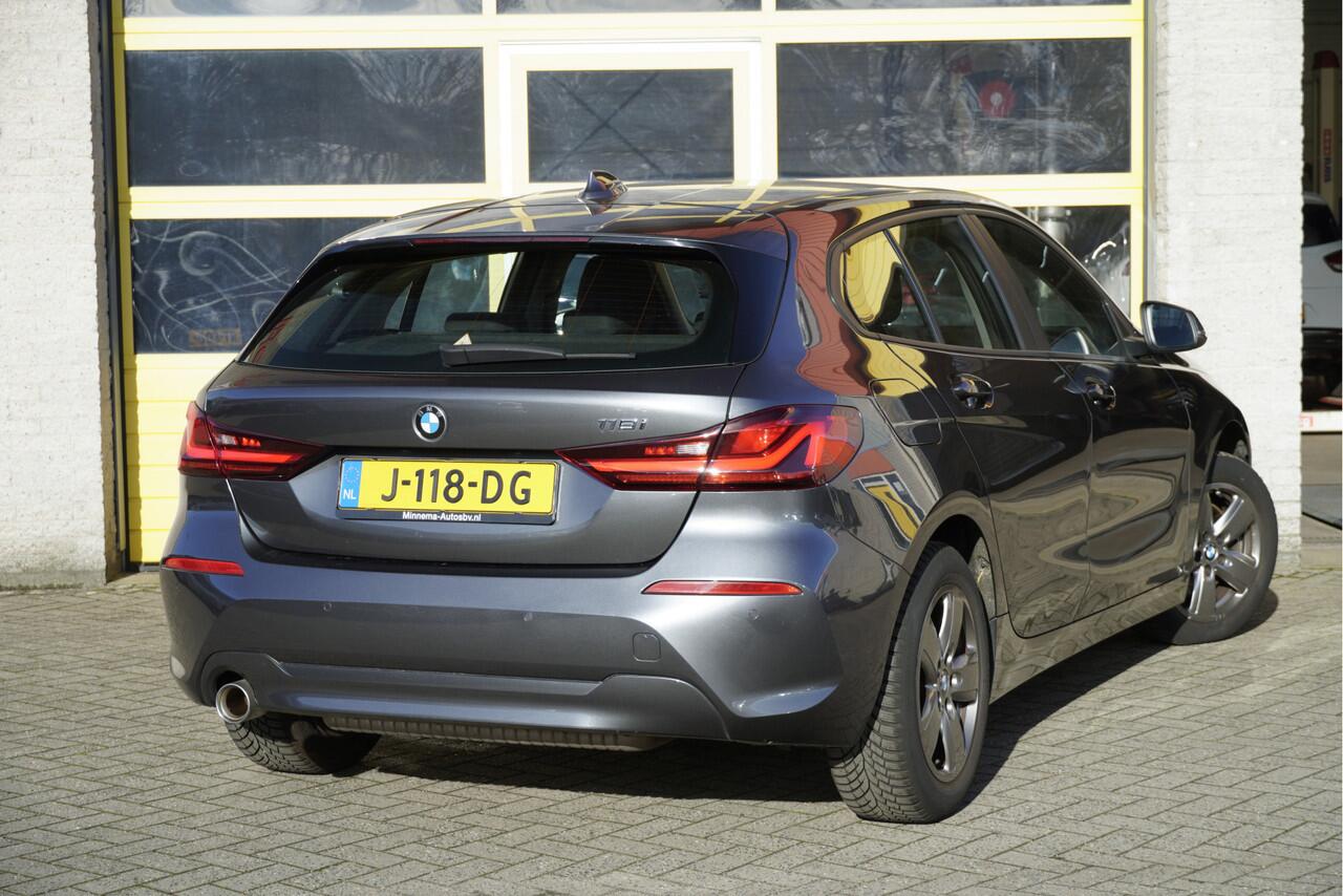 BMW 1-SERIE 118i Automaat! 5drs Executive BJ2020 Lmv 16" | Led | Pdc | Navi | Virtual cockpit | Climate control | Cruise control | Getint glas