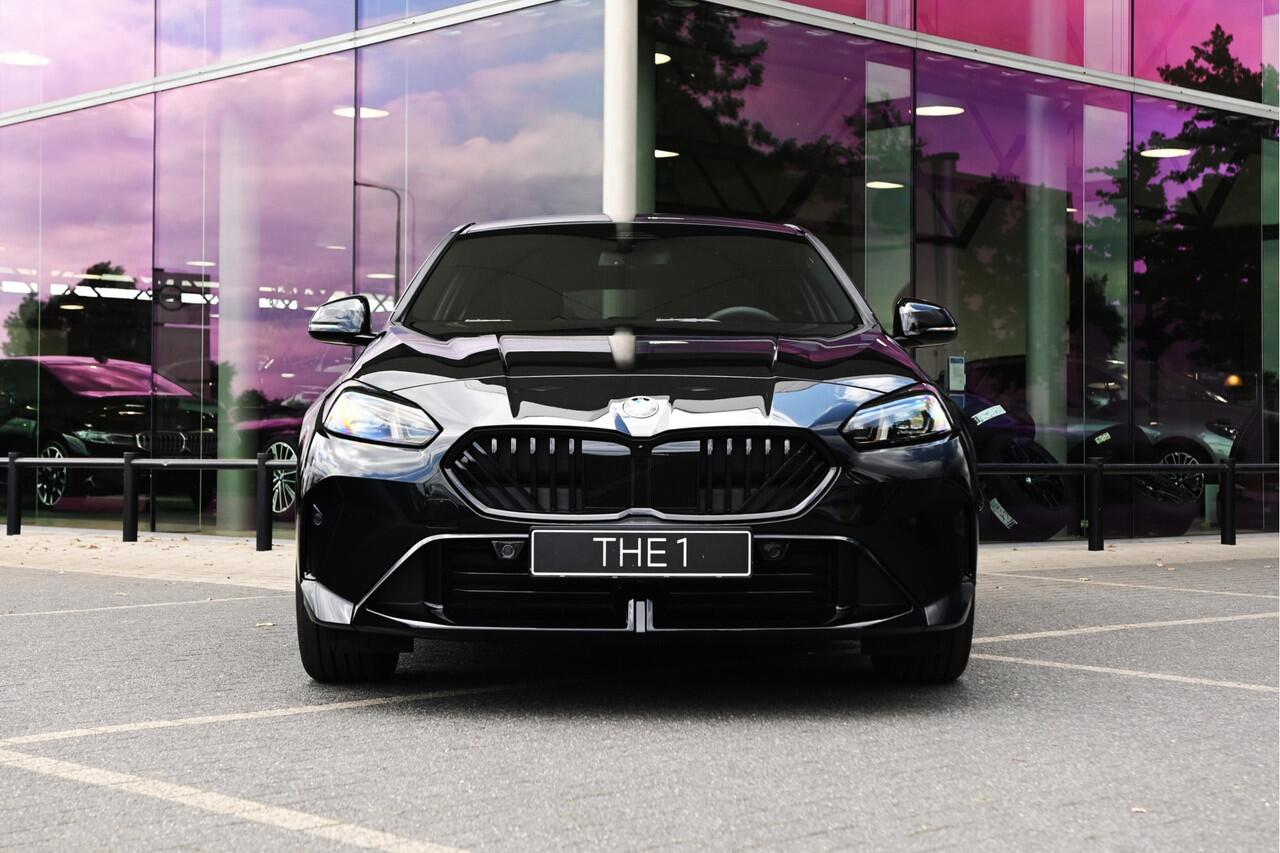 BMW 1-SERIE 120 M Sport Automaat / Sportstoelen / Adaptieve LED / M Adaptief onderstel / Comfort Access / Parking Assistant