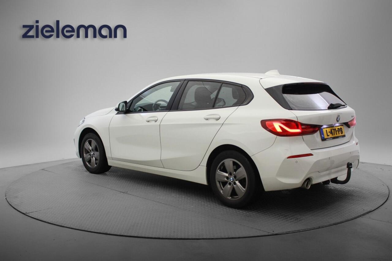 BMW 1-SERIE 118i Business Edition - Carplay, Digitaal Cockpit, Trekhaak