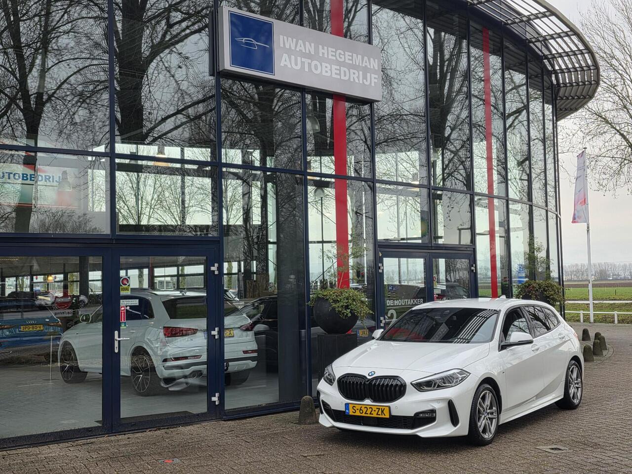 BMW 1-SERIE 118i M-SPORT | Navigatie | Stoelen + Stuur verwarmbaar | Cruise Control | Electr. achterklep | Climate Control