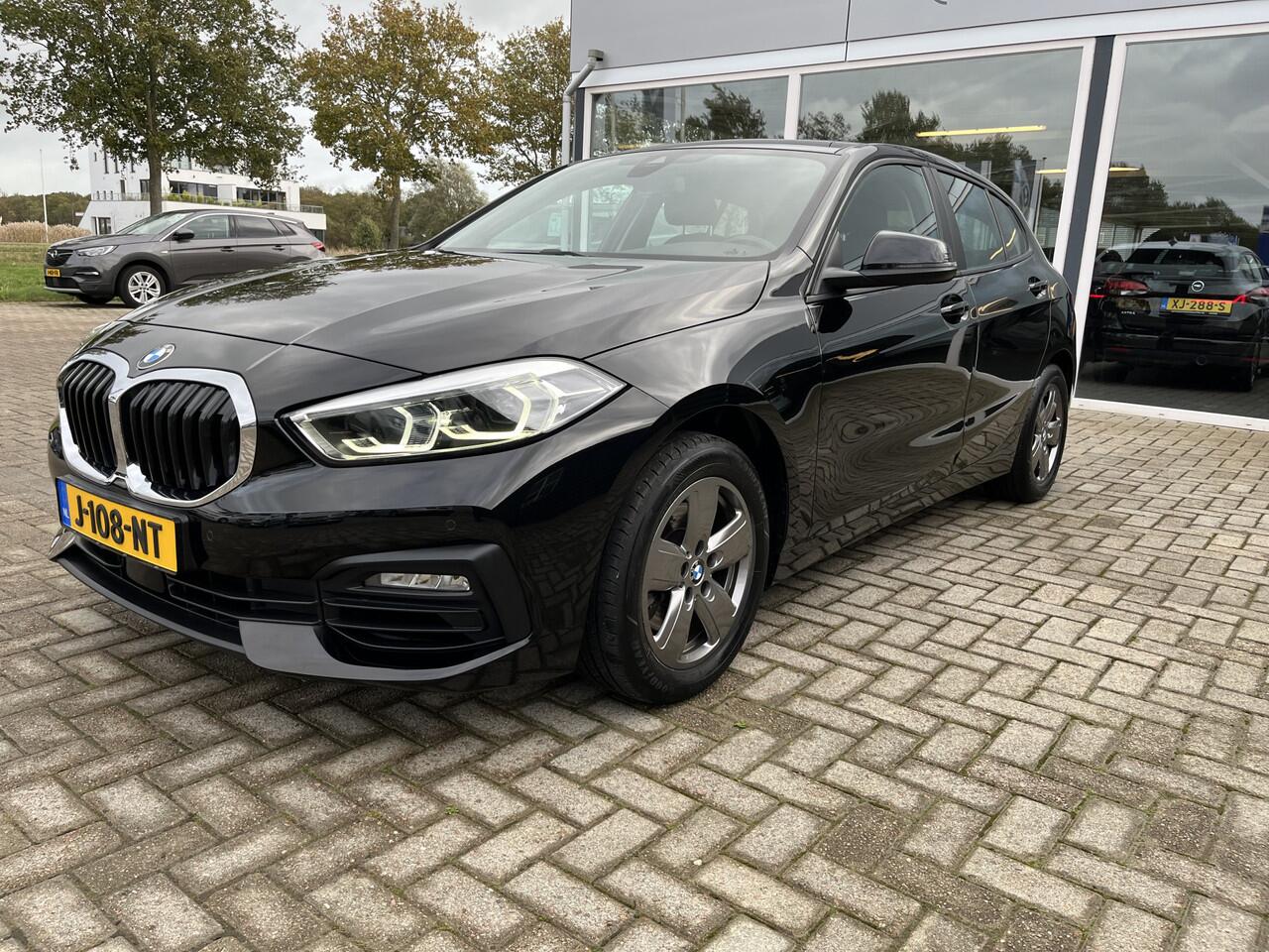 BMW 1-SERIE 118i Executive Edition 50% deal 8975,- ACTIE Virtual / Led / Carplay