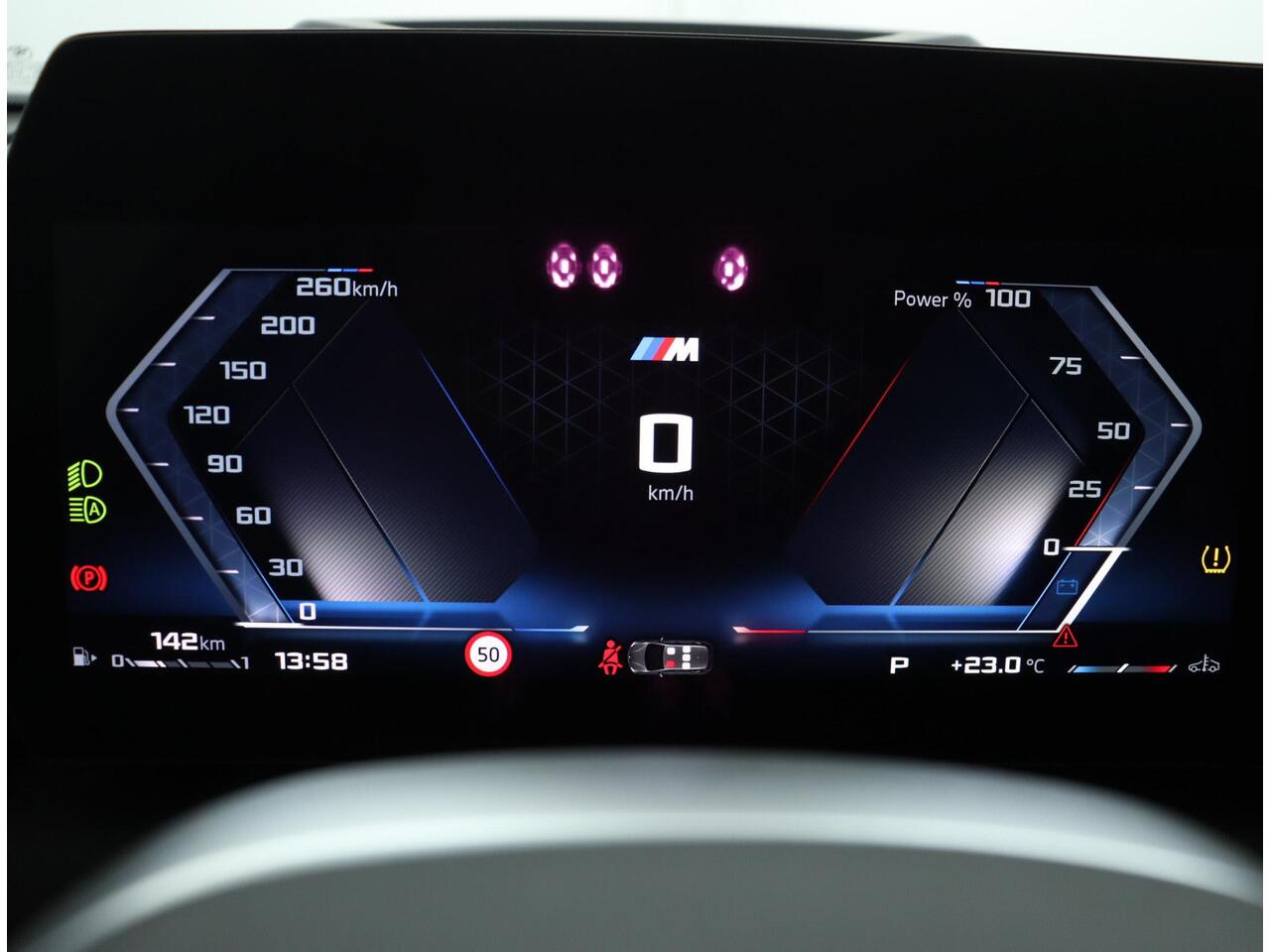 BMW 1-SERIE M135i xDrive Full Options | Elektr. Verst. Stoelen | Panoramadak | Sportstoelen Pro | Harman/Kardon | Head Up