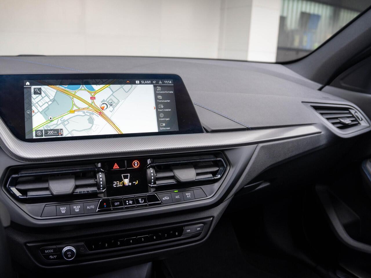 BMW 1-SERIE 5-deurs 118i | M Sportpakket | 17 inch | Sportstoelen | Cruise Control | Lichtpakket | Live Cockpit Professional