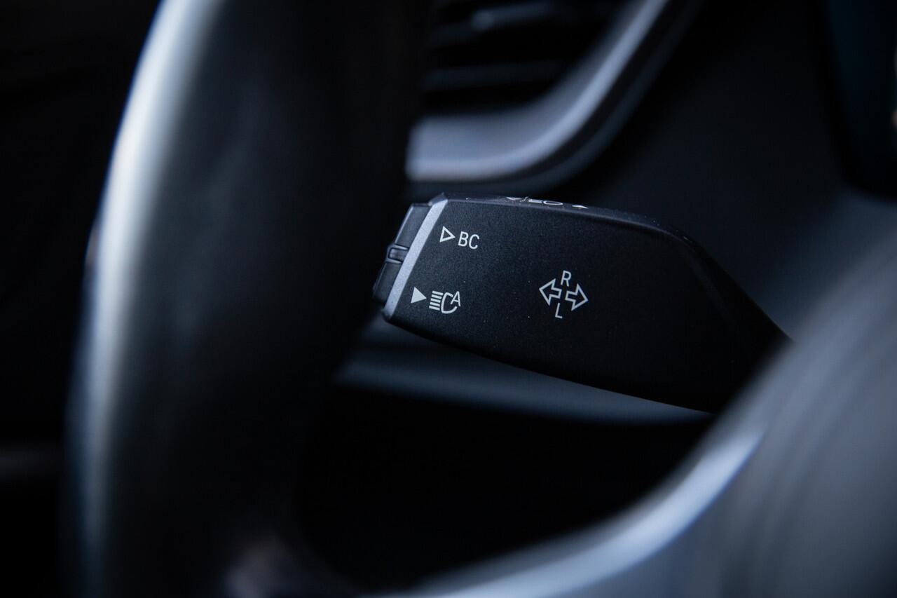 BMW 1-SERIE 120i M-sport | Apple Carplay/Android, Stoelverwarming, Navigatie,