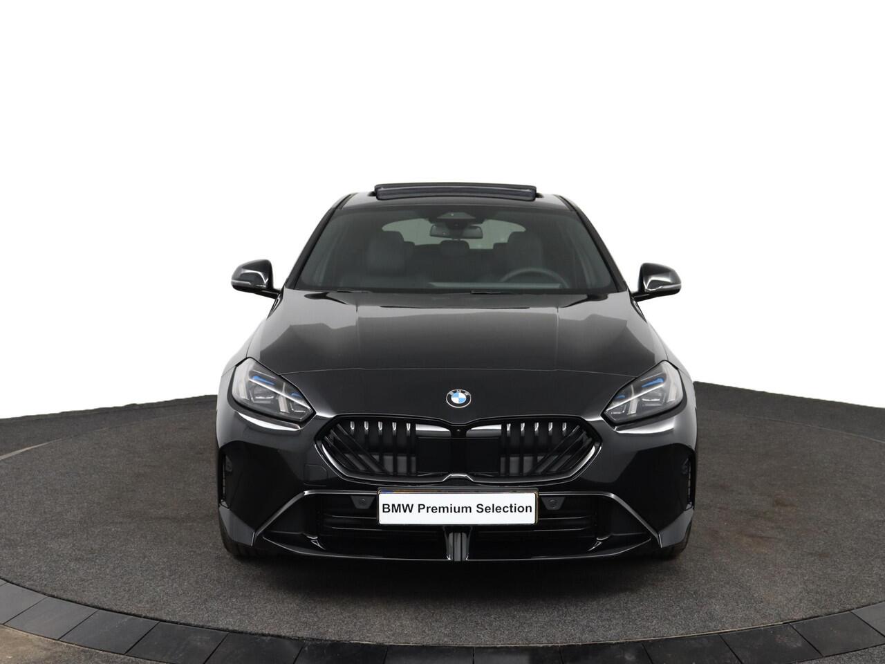 BMW 1-SERIE 120 M Sportpakket Pro | Comfort Access | Panoramadak | Harman-Kardon | M Adaptief onderstel | Adaptieve LED koplampen