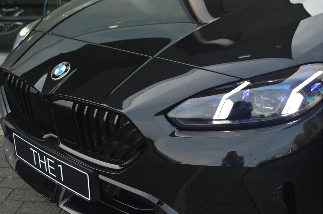 BMW 1-SERIE 120 M Sport Automaat / Sportstoelen / Achteruitrijcamera / M Adaptief onderstel / Comfort Access / Adaptieve LED / Harman-Kardon