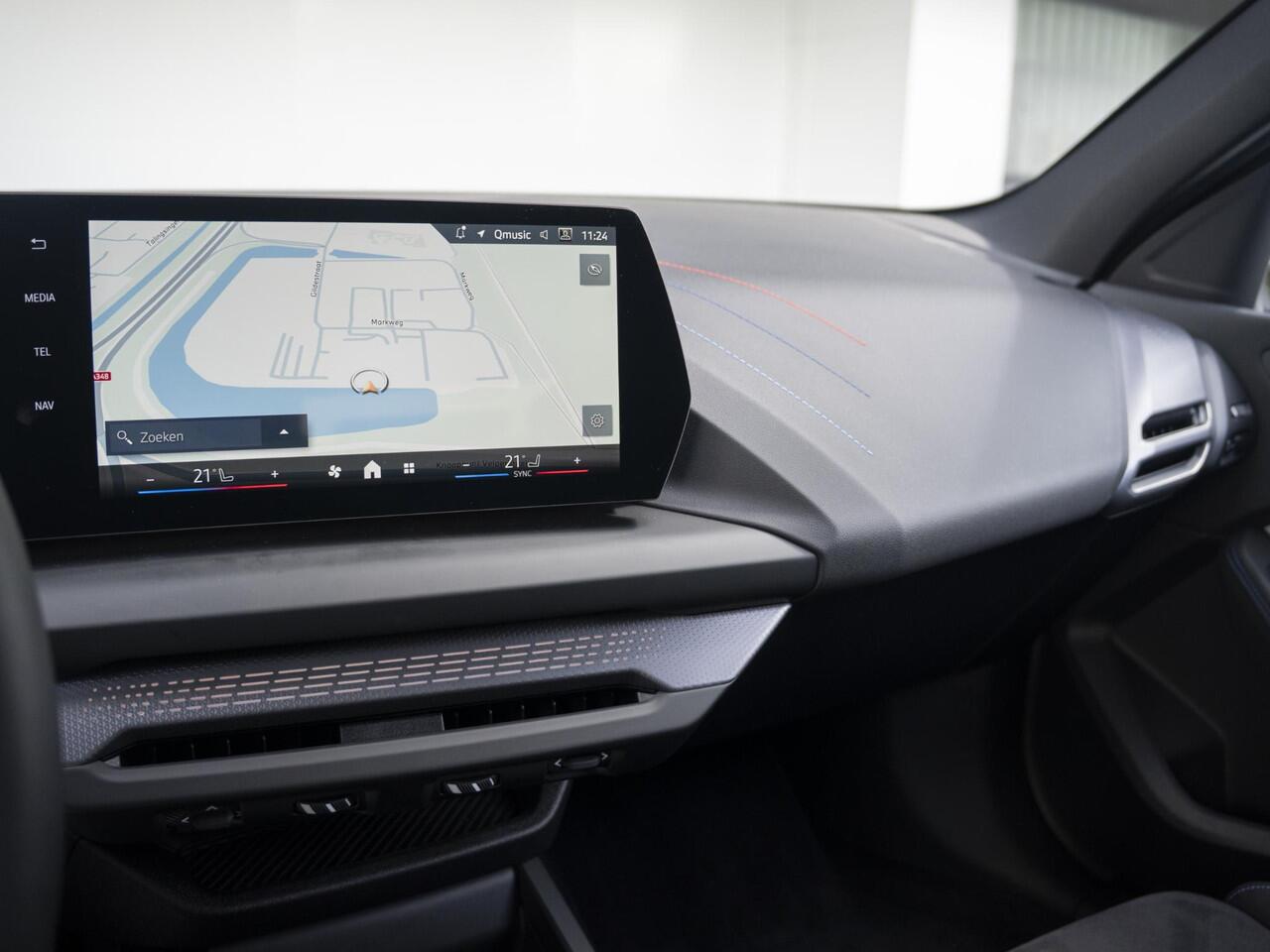 BMW 1-SERIE 120 | M Sportpakket | Premium Pack | Comfort Access | Stoelverwarming | Driving Assistant Plus | 18'' | Ekris Selection