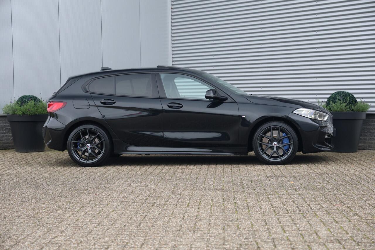 BMW 1-SERIE 118i M-Sport Aut. NAP|Pano|Stoelvw|Cam|Trekhaak|Leder