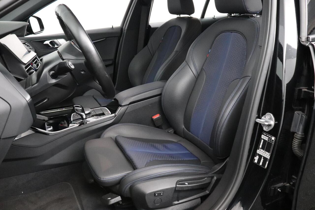 BMW 1-SERIE 118i M-sport | Sfeerverlichting | Sportstoelen | Sportline