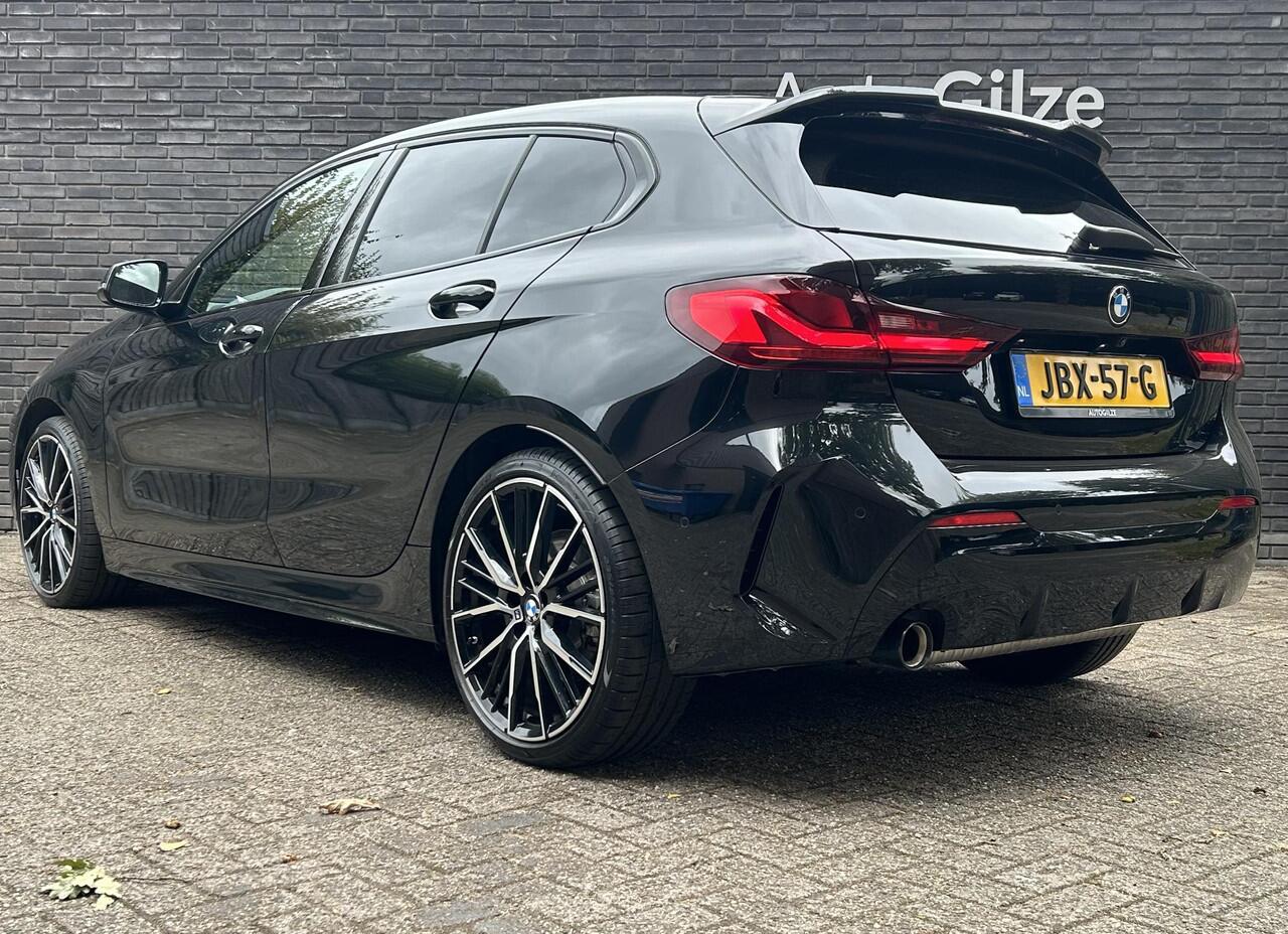 BMW 1-SERIE 118i M-Sport l Panorama l Harman/Kardon l M-sport l Apple Carplay l