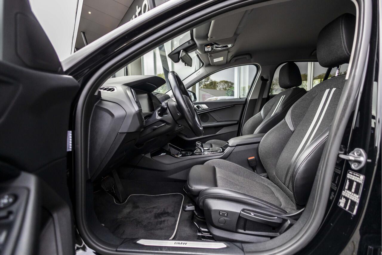 BMW 1-SERIE 118i Business Edition | LED | NL Auto | Carplay