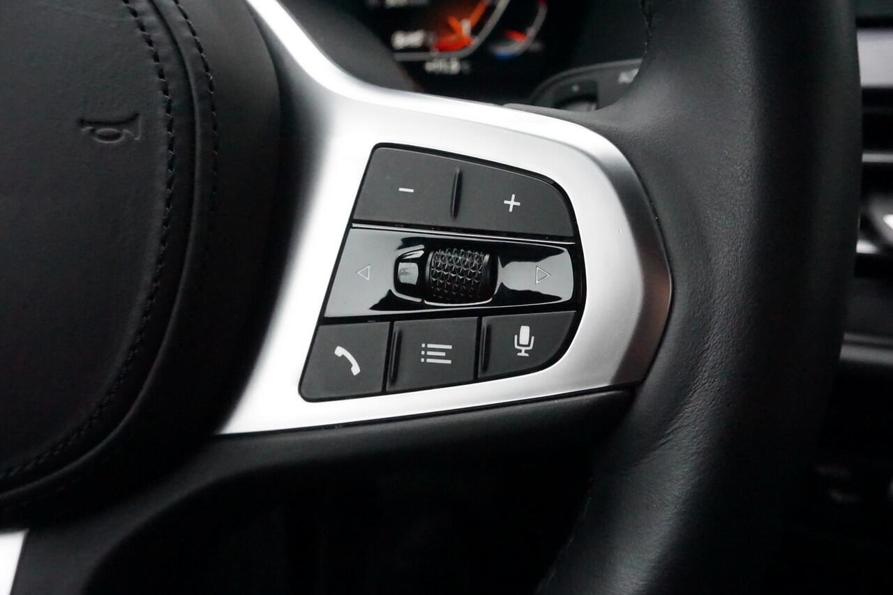 BMW 1-SERIE 118i SPORTLINE | Apple Carplay | Half Leder | Live Cockpit