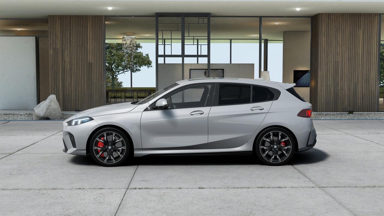 BMW 1-SERIE 120 High Executive M Sport Automaat / Panoramadak / Sportstoelen / M Adaptief onderstel / Comfort Access / Adaptieve LED / Head-Up / Harman-Kardon