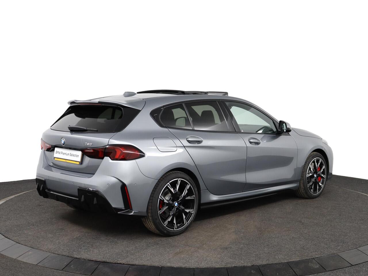 BMW 1-SERIE 120 M Sportpakket Pro | Comfort Access | Panoramadak | Harman-Kardon | M Adaptief onderstel | Adaptieve LED koplampen