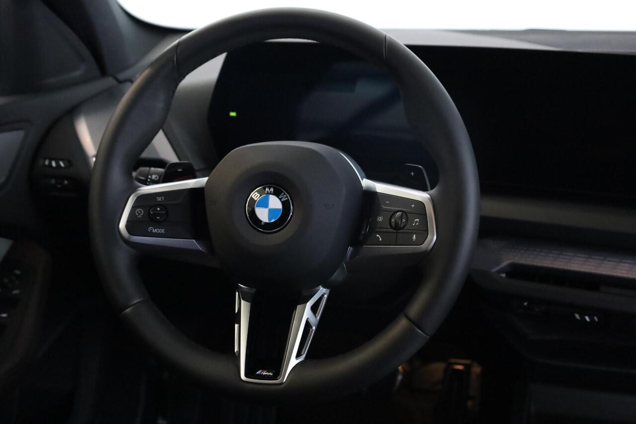 BMW 1-SERIE 120 | M Sportpakket Pro | Premium Pack | Panorama Dak | Trekhaak