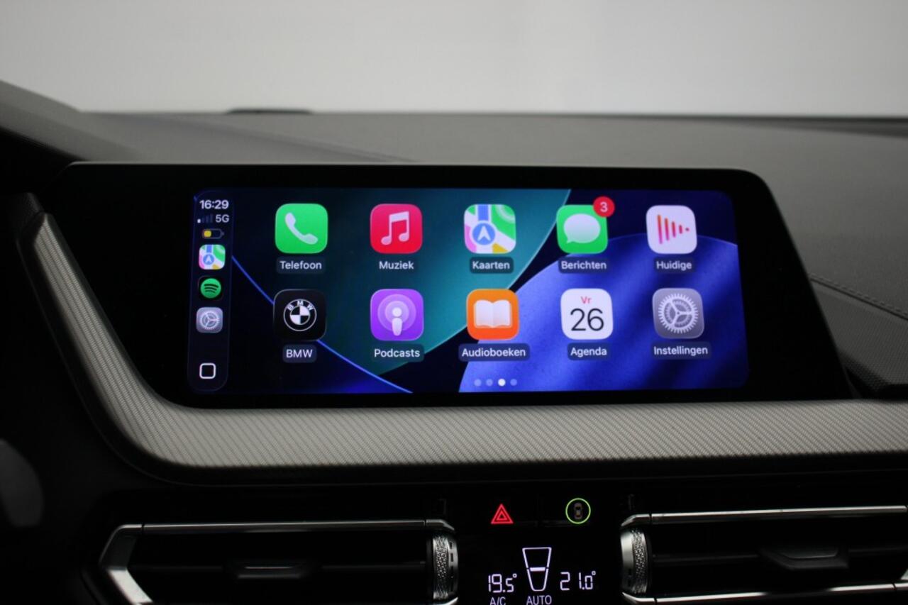 BMW 1-SERIE 118i Business Edition - Carplay, Camera, Leer, Cruise