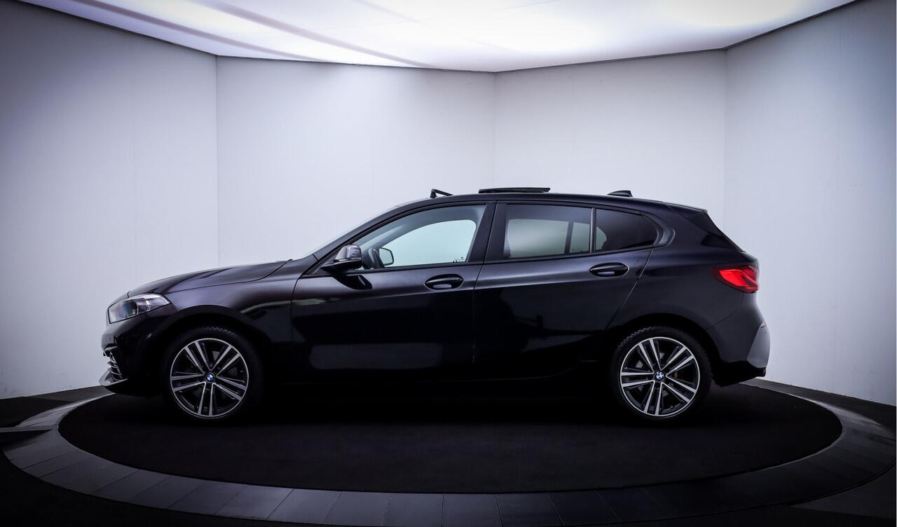 BMW 1-SERIE 118i Executive Edition PANO | FULL LED | LEDER | CARPLAY | NAVI | DAB+ | PDC V+A | LMV 17''