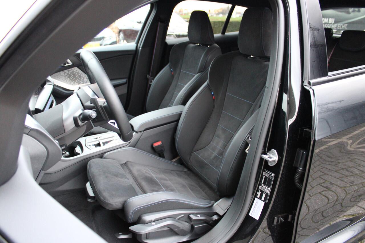 BMW 1-SERIE 120 M Sport Automaat / Sportstoelen / Achteruitrijcamera / Adaptieve LED / M Adaptief onderstel / Comfort Access / Stoelverwarming / Parking Assistant