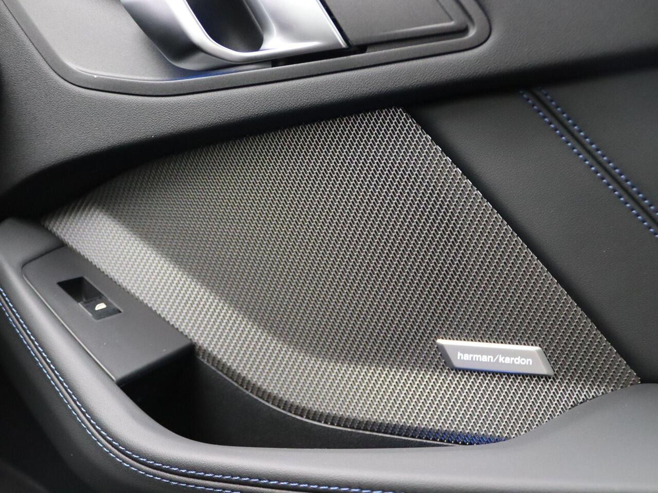 BMW 1-SERIE 120 M Sportpakket Pro | Premium Pack | Stuurwielrand Verwarmd | M Adaptief onderstel | Panoramadak | Driving Assistant | Harman Kardon | 19'' | Ekris Selection