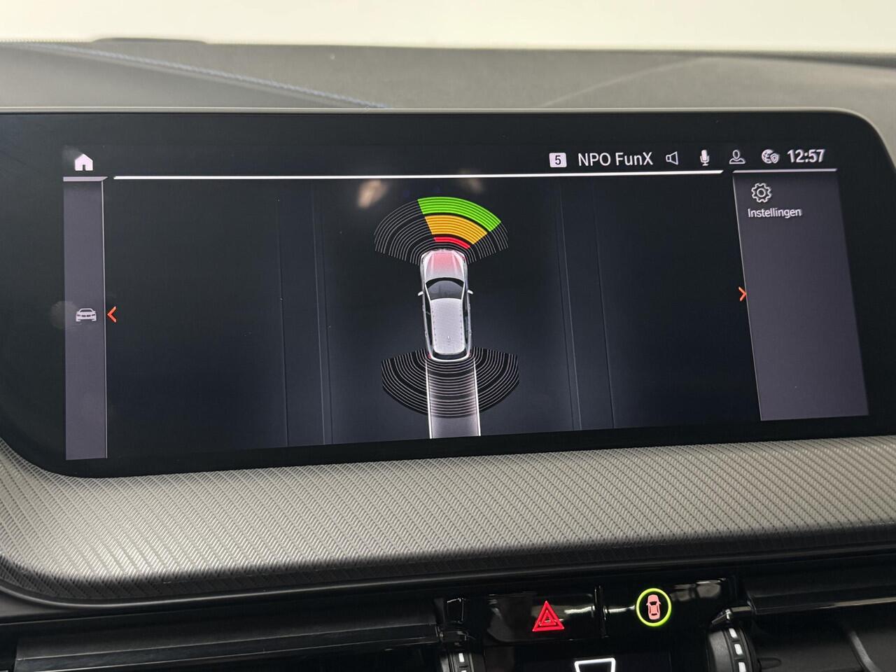 BMW 1-SERIE 118i High Executive M Sport | Stoelverwarming | Navi | PDC | Clima |