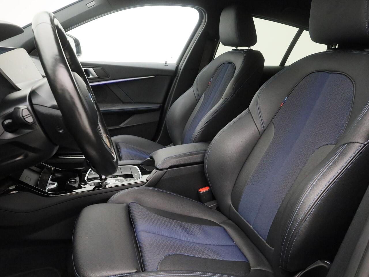 BMW 1-SERIE 118i M-Sport | CAMERA | KEYLESS | STOEL- EN STUURVERW.