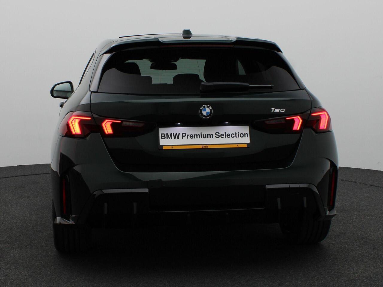 BMW 1-SERIE 120 M Sportpakket Pro | Premium Pack | Stuurwielrand Verwarmd | M Adaptief onderstel | Panoramadak | Driving Assistant | DAB | Harman Kardon | 19'' | Individual Lak