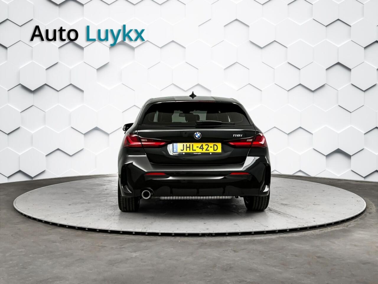 BMW 1-SERIE 118i M-Sport Automaat | Navigatie + Virtual Cockpit | Lederen Bekleding | M-Pakket