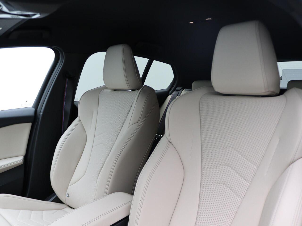 BMW 1-SERIE 120 M Sport Package Pro | Equipment Package