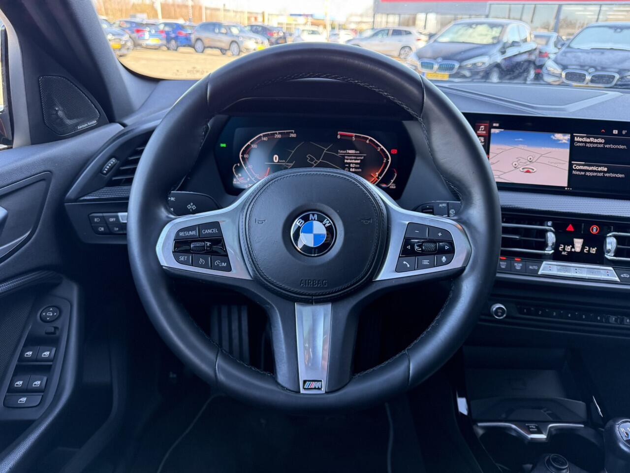 BMW 1-SERIE 118d Executive Edition Sportline LED Panoramadak Carplay Harman-Kardon