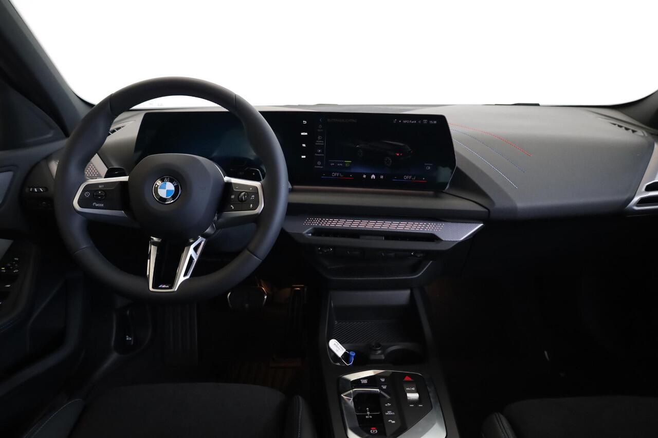 BMW 1-SERIE 120 M Sportpakket | Driving Assitant | Achteruitrijcamera | Stoelverwarming