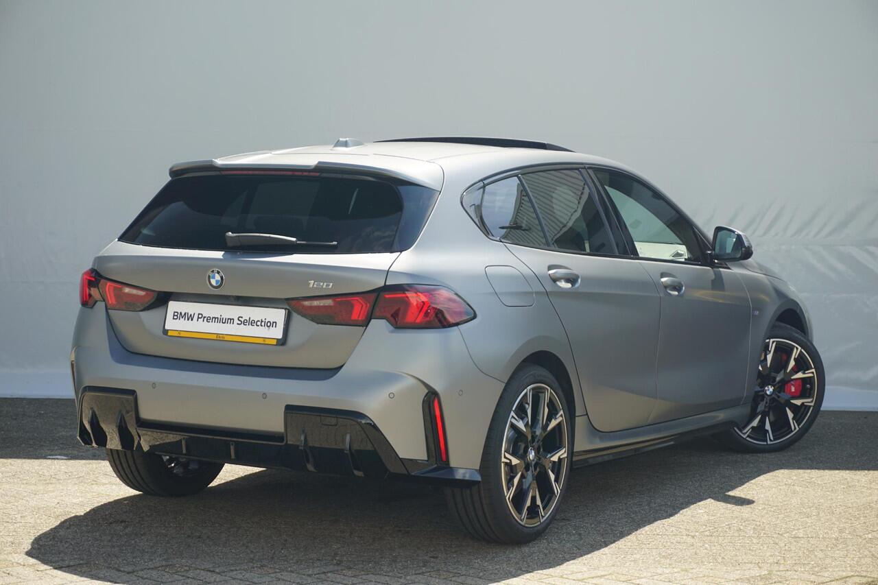 BMW 1-SERIE 120 5-deurs | M Sportpakket Pro | Premium Pack