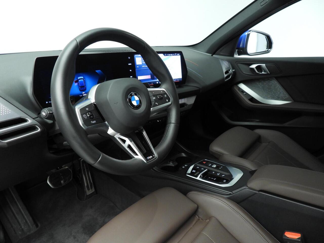 BMW 1-SERIE 5-deurs 120 | M-Sportpakket | LED | Leder | Navigatie | Stoelverwarming | Sportstoelen | Keyles go | DAB | Alu 18 inch