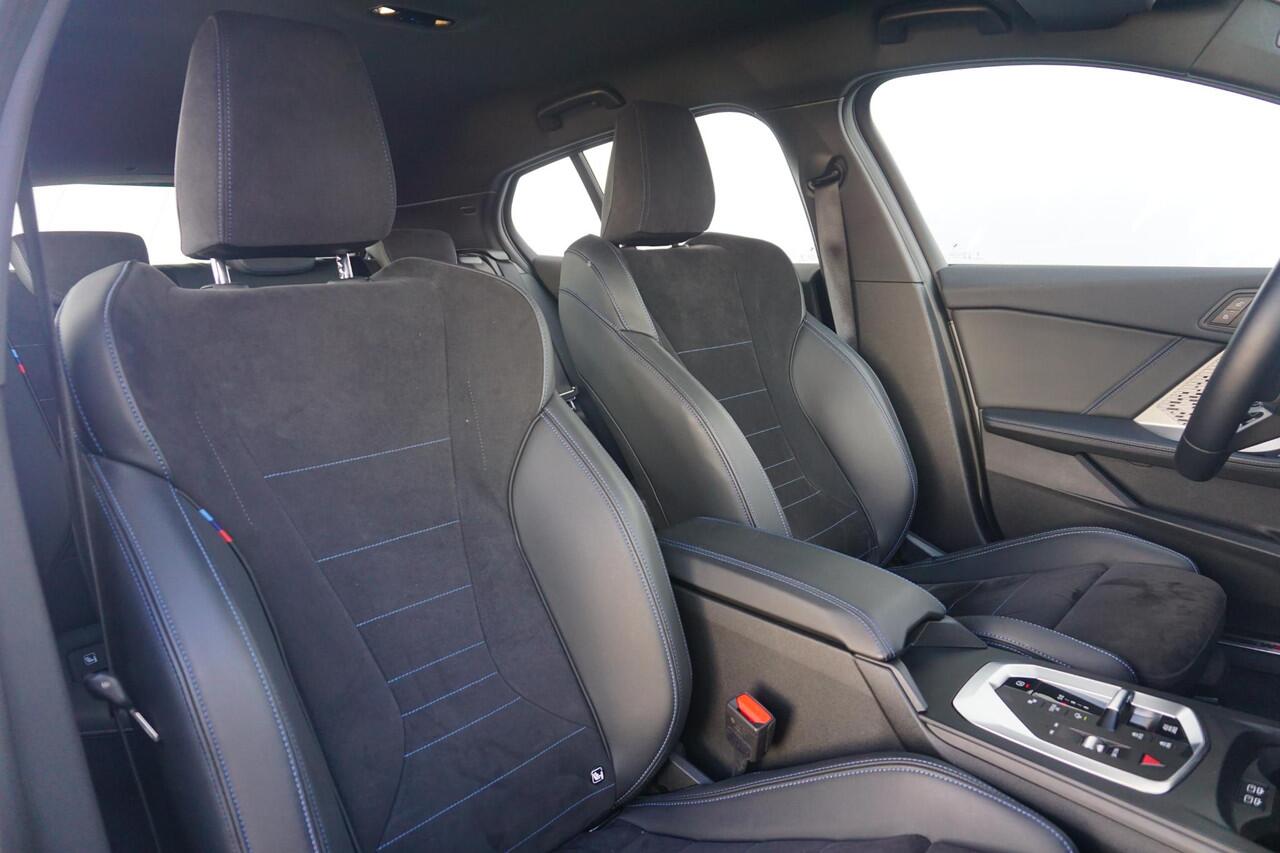 BMW 1-SERIE 120 M Sportpakket 19'' / Comfort Acces / Head-Up Display / Parking Assistant Plus